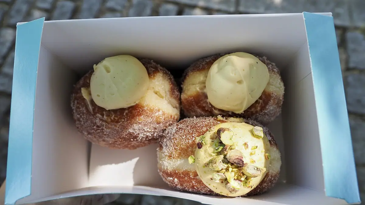 Aramark @ Knowsley Safari Safari Donut Co – doughnut shop in Prescot town centre